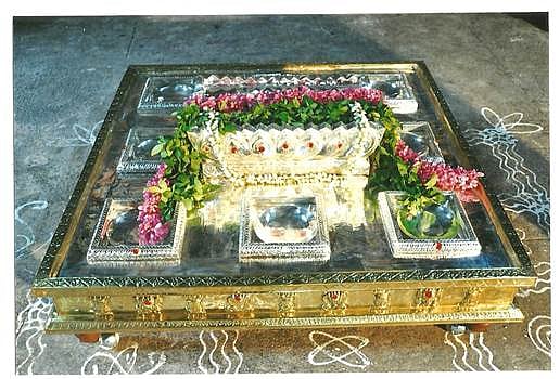 ஸ்ரீ நடராஜர் கோயிலுக்கு ரூ.10 லட்சம் செலவில் வெள்ளி ருத்ராபிஷேக பீடம் வழங்கிய பக்தர்